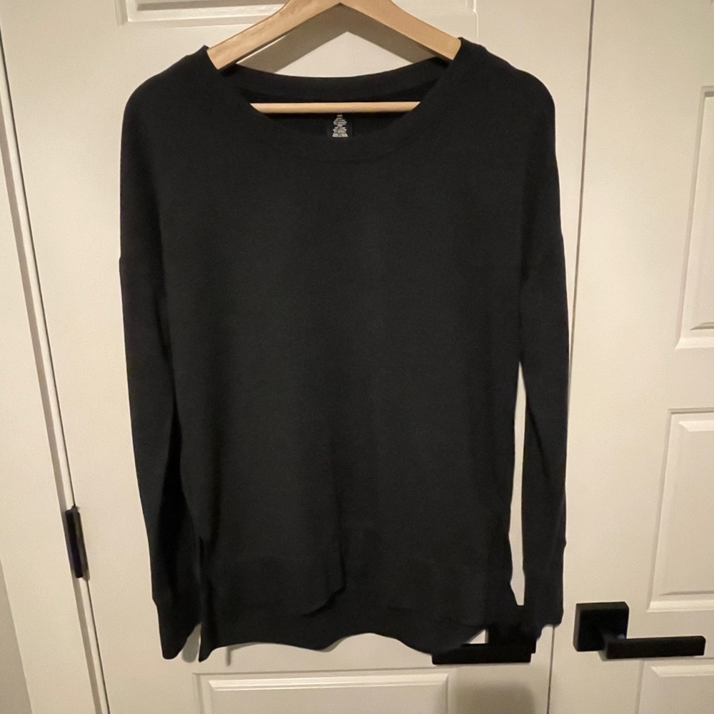 Women’s Active Life side slit super soft top size Small